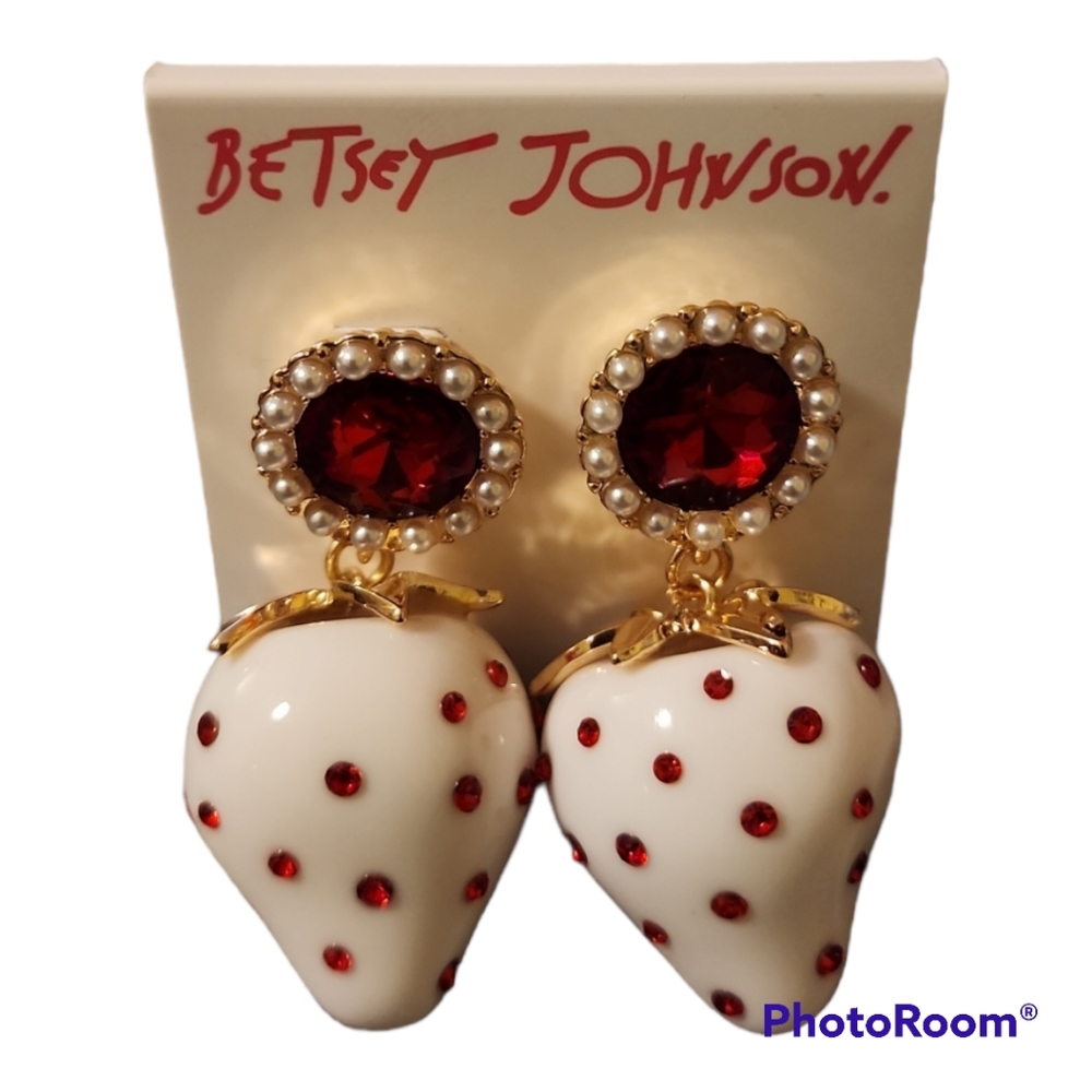 NWT Betsey Johnson White Strawberry Drop Earrings